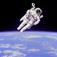 Carica l'immagine nel visualizzatore di Gallery, Brainstorm Toys, Torcia con proiettore Spaziale Space Torch, Gioco educativo - Ilgrandebazar