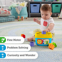 Carica l'immagine nel visualizzatore di Gallery, Fisher-Price FFC84 Secchiello con Cercaforme, 10 Blocchi Assortiti, Bambini...