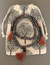 Carica l'immagine nel visualizzatore di Gallery, The Bo Tree - 108 Perline Giapponesi Mala a Forma di Disco, realizzate a... - Ilgrandebazar