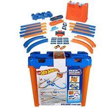 Carica l'immagine nel visualizzatore di Gallery, Hot Wheels Track Builder il Set delle Acrobazie Deluxe, Playset con...
