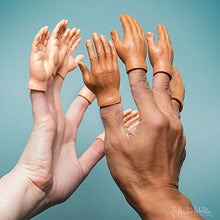 Carica l'immagine nel visualizzatore di Gallery, Set Of Ten Finger Hands Puppets by Accoutrements - Ilgrandebazar