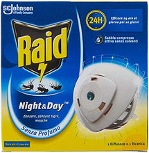 Carica l'immagine nel visualizzatore di Gallery, Raid Night &amp; Day Base con Ricarica, Antizanzare e Antimosche con Sabbia Compressa, Confezione da 1 Diffusore e 1 Ricarica, Senza Profumo