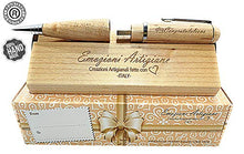 Carica l'immagine nel visualizzatore di Gallery, Penna Regalo Originale in Legno Multifunzione USB 32Gb, per: Laurea,...
