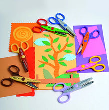 Carica l'immagine nel visualizzatore di Gallery, Fiskars Set di forbici decorative per bambini, 6 pezzi, Inclusa custodia per... - Ilgrandebazar