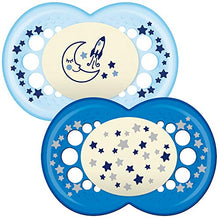 Carica l'immagine nel visualizzatore di Gallery, MAM - Set di 2 succhietti che si illuminano al buio, con custodia Blu (Blue) - Ilgrandebazar
