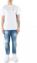 Carica l'immagine nel visualizzatore di Gallery, Vans Left Chest Logo Tee T-Shirt Uomo
