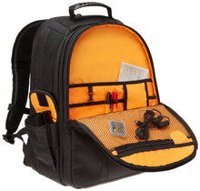 Carica l'immagine nel visualizzatore di Gallery, AmazonBasics - Zaino per fotocamera reflex/laptop, colore Nero/Arancia