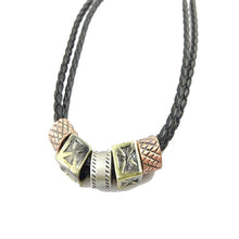 Carica l'immagine nel visualizzatore di Gallery, Collana da uomo in metallo e pelle intrecciata, 51 cm, nero - Ilgrandebazar