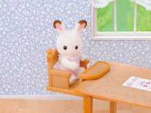 Carica l'immagine nel visualizzatore di Gallery, Sylvanian Families 4506, Tavolo famiglia e sedie