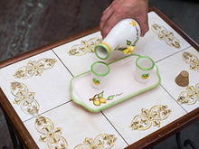 Carica l'immagine nel visualizzatore di Gallery, Set 'Limoncello': vassoio piccolo dipinto a mano+bottiglia con scritta... - Ilgrandebazar