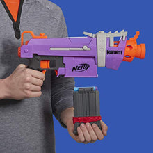 Carica l'immagine nel visualizzatore di Gallery, Nerf Fortnite - SMG-E, Blaster Motorizzato con Clip di 6 Dardi,...