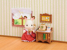 Carica l'immagine nel visualizzatore di Gallery, SYLVANIAN FAMILIES- Telefono con mobiletto Sistema di Gioco, Multicolore,...