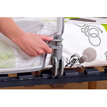 Carica l'immagine nel visualizzatore di Gallery, Safety 1st Barriera Letto 90 cm, Sponda Sicurezza Ribaltabile Universale,...