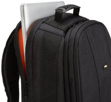 Carica l'immagine nel visualizzatore di Gallery, AmazonBasics - Zaino per fotocamera reflex/laptop, colore Nero/Arancia