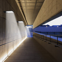 Carica l'immagine nel visualizzatore di Gallery, Lampade Solari 36 LED 450 Lumen, Luci da Esterni Impermeabile 2 Pack