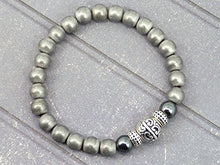 Carica l'immagine nel visualizzatore di Gallery, Bracciale per gli uomini in ematite nero e grigio e perle di tibetani - Ilgrandebazar
