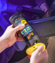 Carica l'immagine nel visualizzatore di Gallery, Meguiar's G15812EU Ultimate Black Restorer - Rinnovante e protettivo per plastiche esterne, Nero - per plastiche nere, 355 ml