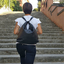 Carica l'immagine nel visualizzatore di Gallery, Borsa zaino pelle nera donna - Ilgrandebazar