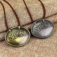 Carica l'immagine nel visualizzatore di Gallery, Legisdream Collana Cuoio Marrone con Ciondolo Oro Scritta Doctor Strange...