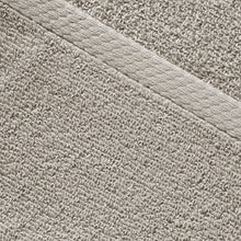 Carica l'immagine nel visualizzatore di Gallery, AmazonBasics - Set di asciugamani ad 2 teli bagno + 4 asciugamani, Platino - Ilgrandebazar
