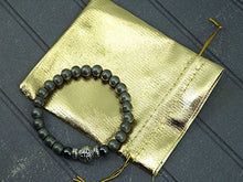 Carica l'immagine nel visualizzatore di Gallery, Bracciale per gli uomini in ematite nero e grigio e perle di tibetani - Ilgrandebazar