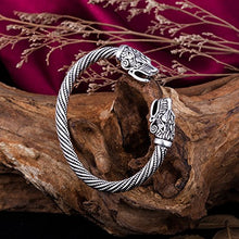 Carica l'immagine nel visualizzatore di Gallery, fishhook Vintage Viking Pagan lupo testa vite metallo Antique Silver