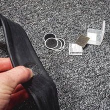 Carica l'immagine nel visualizzatore di Gallery, VeloChampion - Kit di toppe autoadesive leggere per riparazione pneumatici...