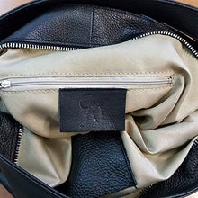 Carica l'immagine nel visualizzatore di Gallery, Borsa zaino pelle nera donna - Ilgrandebazar