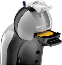 Carica l'immagine nel visualizzatore di Gallery, Nescafé Dolce Gusto by Krups Mini Me - Macchina per Caffè Espresso e Altre Bevande, Automatica, Grigio/Nero