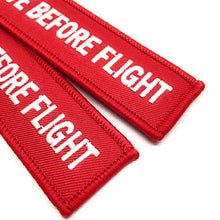 Carica l'immagine nel visualizzatore di Gallery, Remove Before Flight Portachiavi | Set di 2 | Rimuovere Prima Rosso / Bianco
