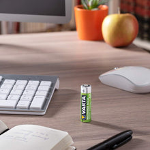 Carica l'immagine nel visualizzatore di Gallery, Varta Batteria Ricaricabile AA Stilo, 2600 mAh, 2600 Verde/Argento - Ilgrandebazar