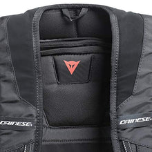 Carica l'immagine nel visualizzatore di Gallery, Dainese-D-MACH Zaino, 22.5L, Nero (Stealth Black), Taglia N