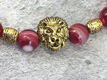 Carica l'immagine nel visualizzatore di Gallery, Bracciale a testa di leone agata rossa a strisce naturali con perline dorate - Ilgrandebazar