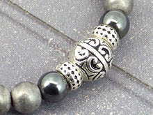 Carica l'immagine nel visualizzatore di Gallery, Bracciale per gli uomini in ematite nero e grigio e perle di tibetani - Ilgrandebazar