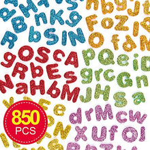 Carica l'immagine nel visualizzatore di Gallery, Baker Ross Lettere Autoadesive Glitterate in Gommapiuma (confezione da 850)