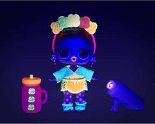 Carica l'immagine nel visualizzatore di Gallery, L.O.L. Surprise! Lights Glitter Doll with 8 Surprises Including Black Light Surprises