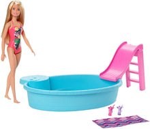 Carica l'immagine nel visualizzatore di Gallery, Barbie- Playset Bambola con Piscina e Accessori Giocattolo per Bambini 3+ Anni, GHL91