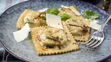Carica l'immagine nel visualizzatore di Gallery, Pepe Bianco Macinato - 420 g - Sapore Delicato e più Dolce Rispetto al Pepe Nero ed è ideale per Insaporire Piatti aI Base di Pesce e Carni Bianche