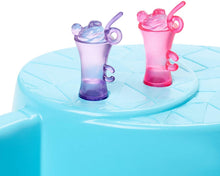 Carica l'immagine nel visualizzatore di Gallery, Barbie- Playset Bambola con Piscina e Accessori Giocattolo per Bambini 3+ Anni, GHL91