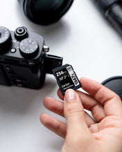 Carica l'immagine nel visualizzatore di Gallery, Lexar Professional 1667x SDXC - Schede UHS-II, 64GB - Ilgrandebazar