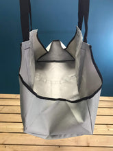 Carica l'immagine nel visualizzatore di Gallery, Selections - Borsa porta legna in tela, impermeabile, con doppio manico - Ilgrandebazar