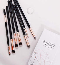 Carica l'immagine nel visualizzatore di Gallery, Niré Beauty Set Pennelli Occhi: Make Up Professionali Rosa Dorato - Ilgrandebazar