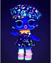 Carica l'immagine nel visualizzatore di Gallery, L.O.L. Surprise! Lights Glitter Doll with 8 Surprises Including Black Light Surprises