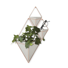 Carica l'immagine nel visualizzatore di Gallery, Umbra Trigg Piccolo Set di Due VASI in Ceramica, piccolo, Calcestruzzo / Rame - Ilgrandebazar