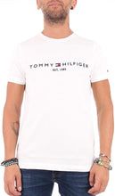 Carica l'immagine nel visualizzatore di Gallery, Tommy Hilfiger Tommy Flag Hilfiger Tee Maglietta Uomo