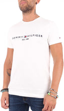 Carica l'immagine nel visualizzatore di Gallery, Tommy Hilfiger Tommy Flag Hilfiger Tee Maglietta Uomo