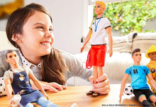Carica l'immagine nel visualizzatore di Gallery, Barbie- Ken Bagnino Bambola con Accessori, Giocattolo per Bambini 3+ Anni, FXP04