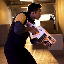 Carica l'immagine nel visualizzatore di Gallery, Hasbro Nerf Ultra - One (Blaster Motorizzato, Include 25 Dardi Nerf Ultra, Compatibile Soltanto con i Dardi Nerf Ultra