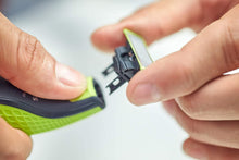 Carica l'immagine nel visualizzatore di Gallery, Philips QP230/50 OneBlade Lama di Ricambio, Confezione da 3 Pezzi