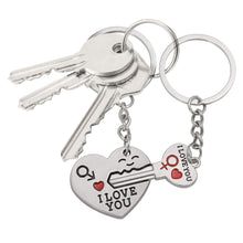 Carica l'immagine nel visualizzatore di Gallery, TRIXES Portachiavi San Valentino a Cuore e Chiave con Freccia Argento / Cromo - Ilgrandebazar